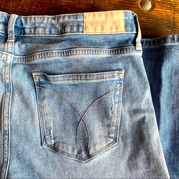 Calvin Klein slim boyfriend jeans sz 29 light wash whiskering button fly quality - Picture 7 of 11